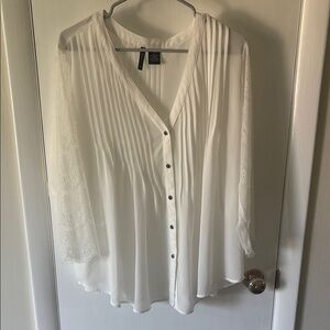 New Directions Cream Pleated Lace Sleeve Blouse